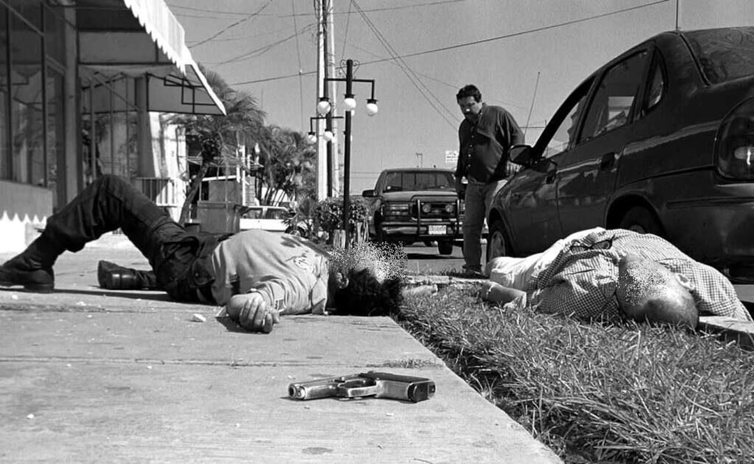 La esquina en donde quedó tendido el capo se convirtió en un punto de los narcotours. Foto: Archivo EL UNIVERSAL