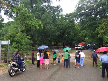 "Calvin" provoca desbordamiento de río en Chiapas