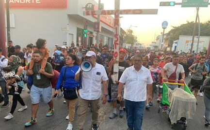 "Viacrucis Migrante": 1500 indocumentados abandonan Tapachula tras rechazo de documentos