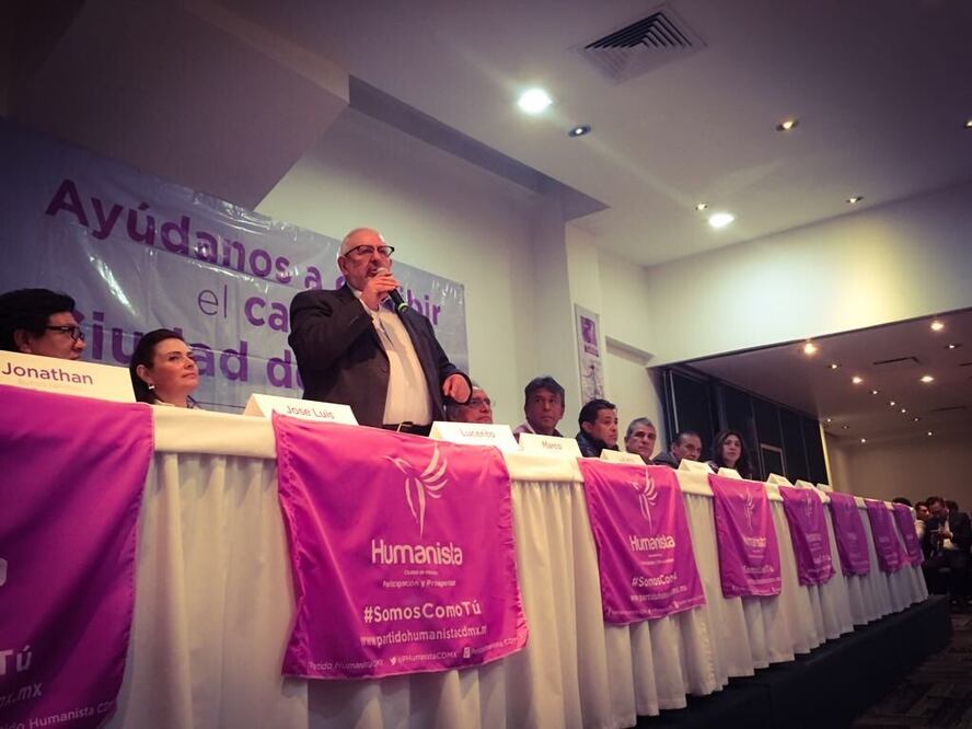 Marco Rascón, candidato del Partido Humanista, tomó protesta a candidatos en la CDMX. Foto: Twitter @PHumanistaCDMX