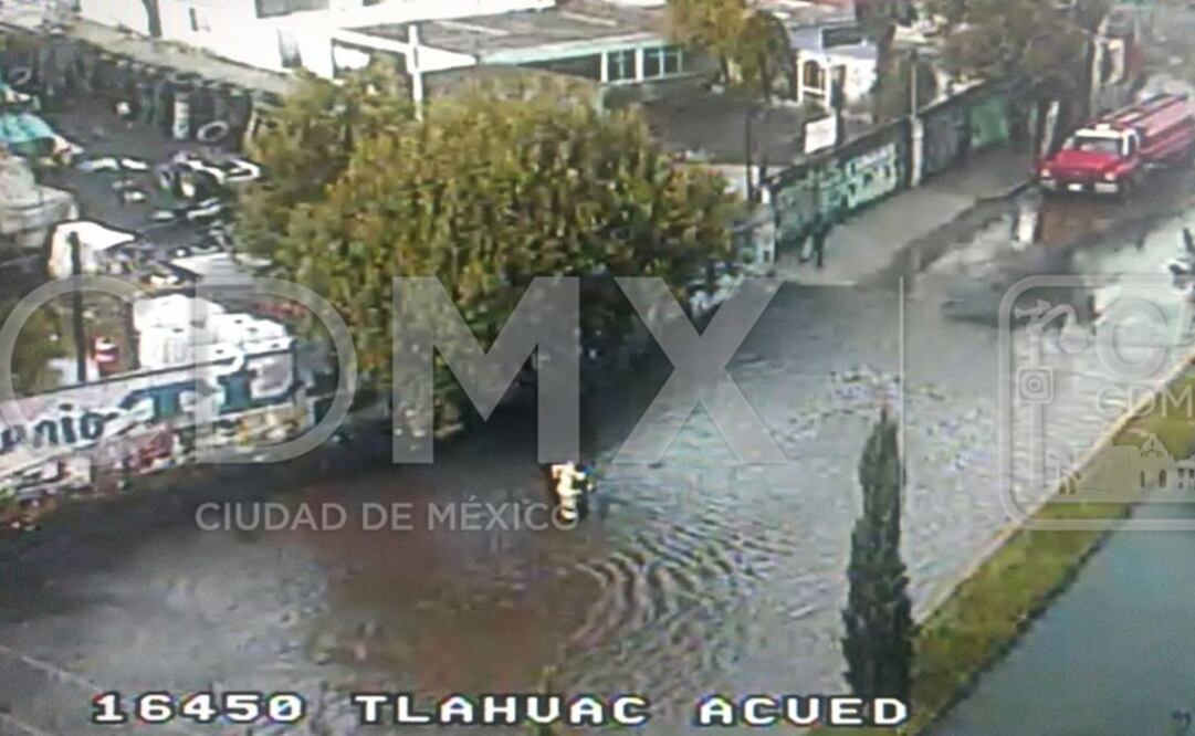 Inundación en Avenida Tláhuac. (Foto: Twitter @ciudad_segura)