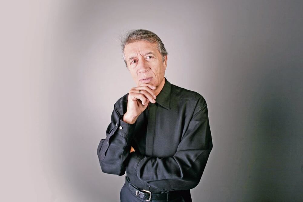 El cantautor pide la ayuda del heredero de Juan Gabriel. (IVÁN STEPHENS. El Universal)