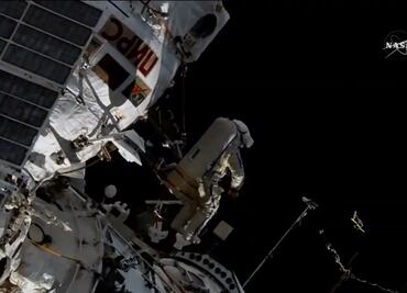 Cosmonautas rusos realizaron caminata espacial