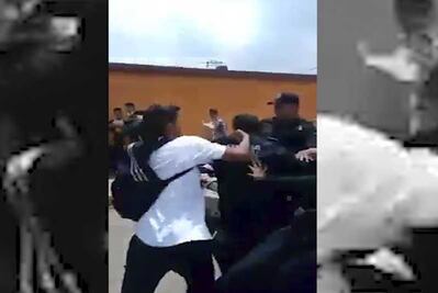 Policías de Ixtapaluca se enfrentaron con alumnos de la UAEM
