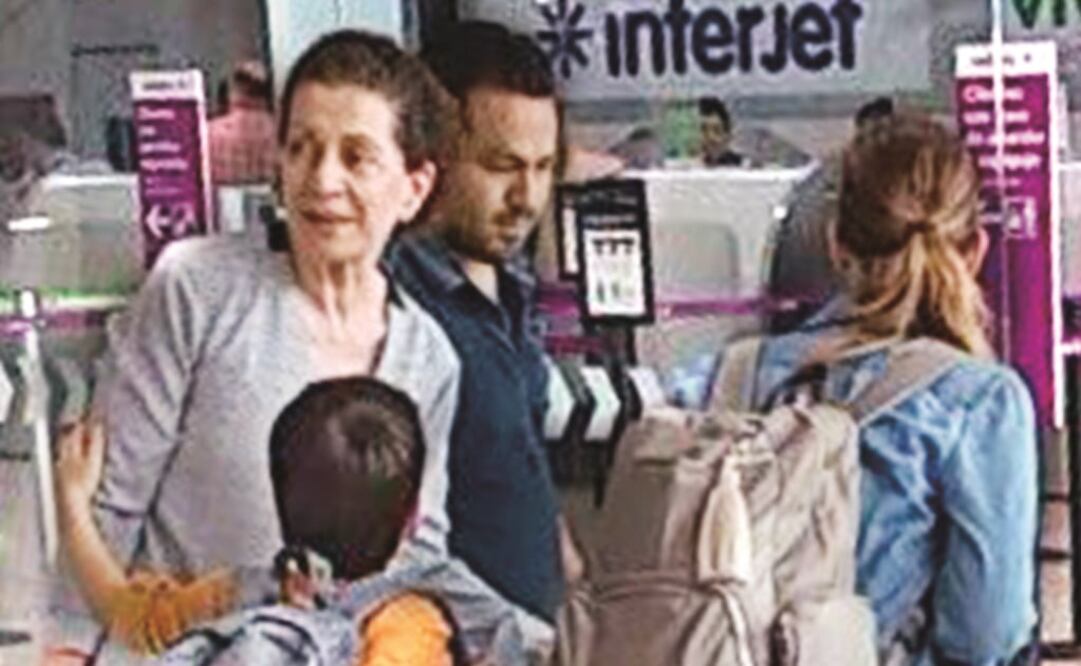 Pruebas. Con fotografías se constató que los allegados a Duarte viajaron el jueves desde Tuxtla Gutiérrez, Chiapas, a la CDMX. FOTO: Especial