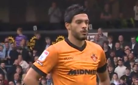 Raúl Jiménez anotó en el triunfo del Wolverhampton, que toma la cima del Championship