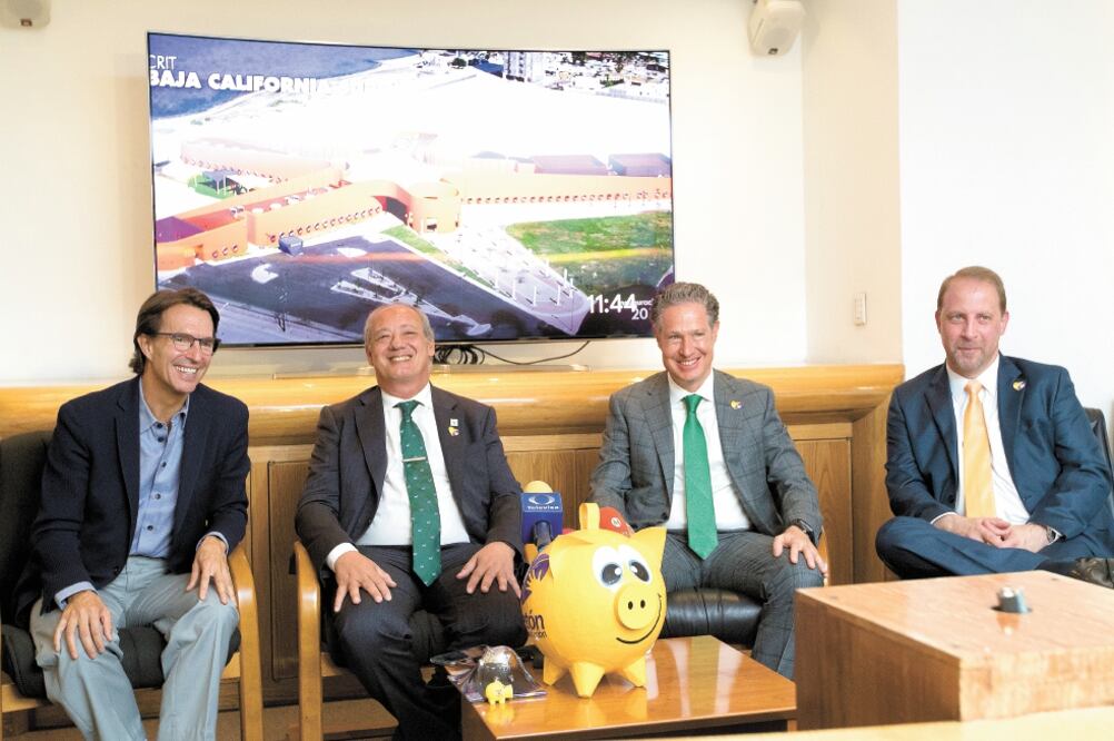 Al evento, para dar a conocer el cuarto Encuentro Mundial de Jóvenes, asistieron Fernando Landeros, de la Fundación Teletón; José María del Corral, de Scholas Ocurrentes, además de Arturo Merikansas y Jaime Salinas de ORT Mundial. Foto: GERMÁN ESPINOSA