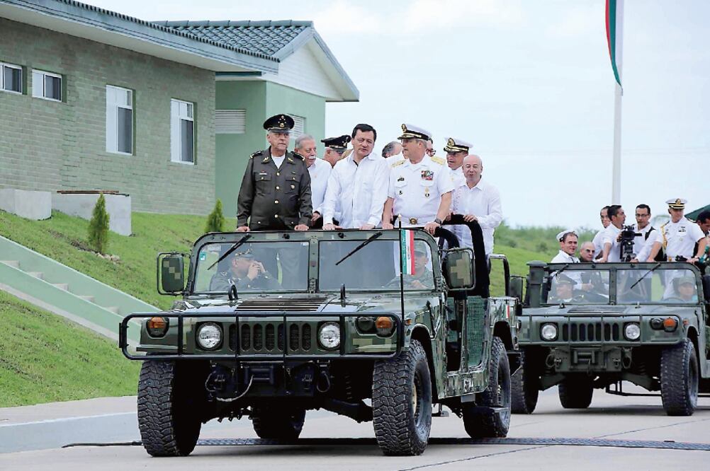 El titular de Segob, Miguel Ángel Osorio Chong, inauguró las instalaciones del 74 Batallón de Infantería, donde expresó su reconocimiento a las Fuerzas Armadas (ESPECIAL)