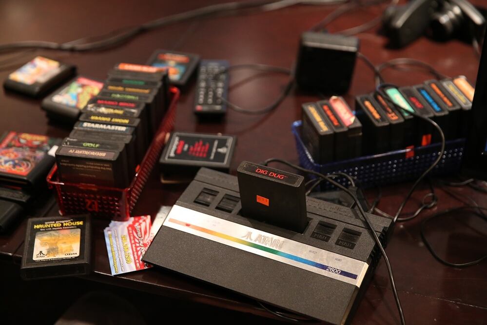 Atari 2600 es una videoconsola que se lanzó en 1977, convirtiéndose en el primer sistema de videojuegos. (Fotos: Pixabay)