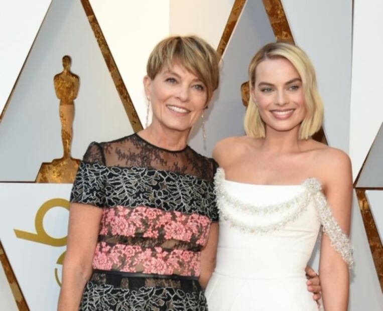 Conoce a la madre de Margot Robbie y cómo se gana la vida