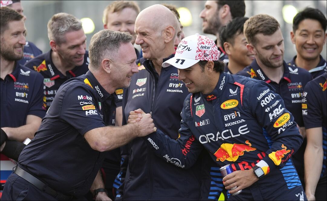 Chistian Horner y Checo Pérez en los festejos de Red Bull en Japón - Foto: EFE
