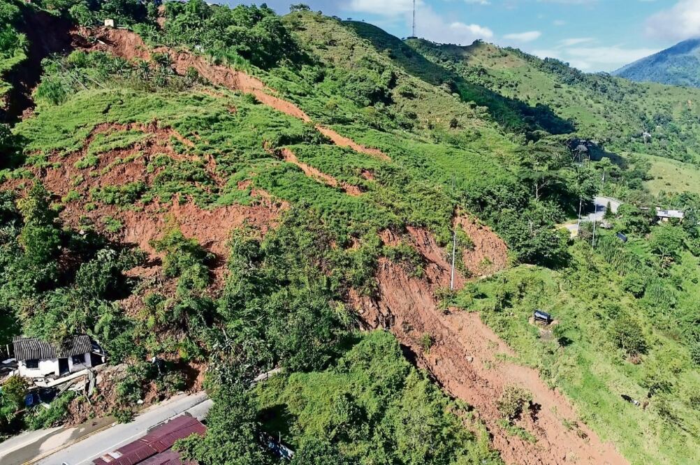Peligro. Las autoridades señalan que las obras para desembalsar el río Cauca y evitar una tragedia podrían tardar al menos seis meses (ÓSCAR BAENA. EFE)