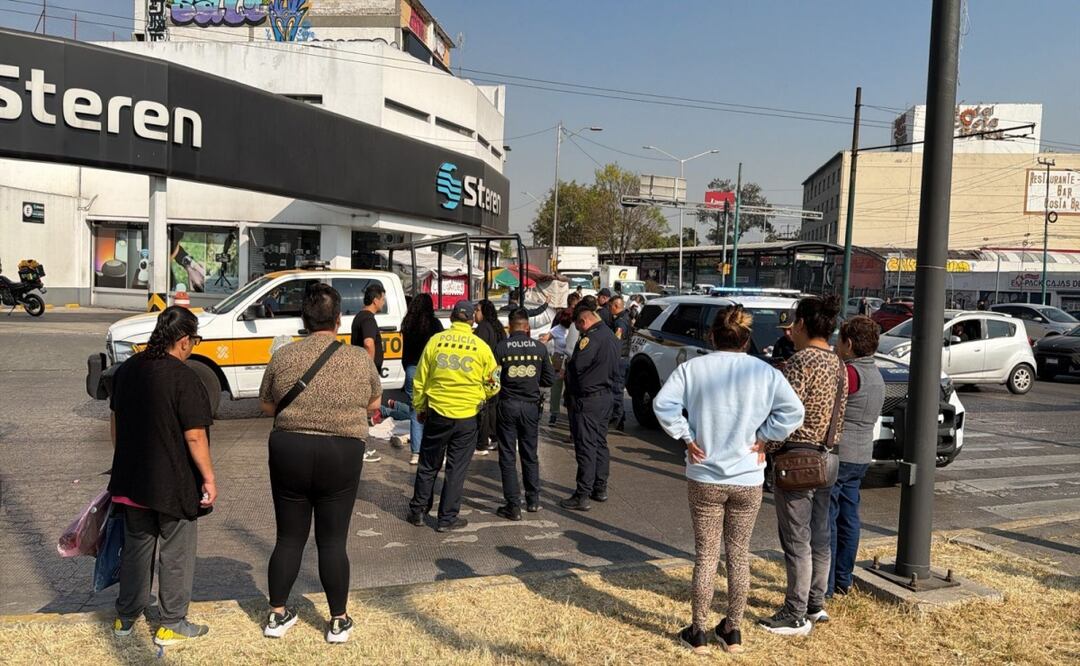 Mujer muere atropellada por tráiler en Azcapotzalco; menor resulta gravemente herido. Foto: Especial
