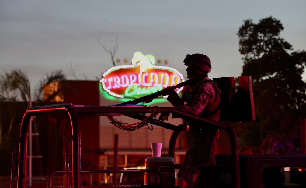 Incendio en el casino "Tropicana" en Culiacán, Sinaloa (04/05/2026). Foto: Valente Rosas / EL UNIVERSAL