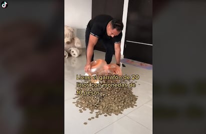 Martín ahorró monedas de 10 pesos por dos años en un garrafón de agua y esto fue lo que juntó