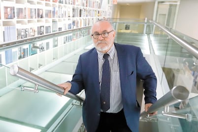 Con novela autobiográfica, Sealtiel Alatriste busca redimirse