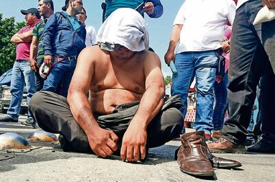 Maestros  capturan a “infiltrado”