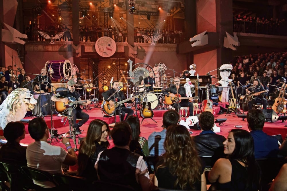 los músicos provocaron la euforia de sus fans con sus temas. Foto: MTV