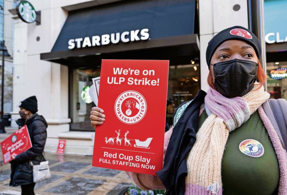 En huelga, miles de trabajadores de Starbucks en EU