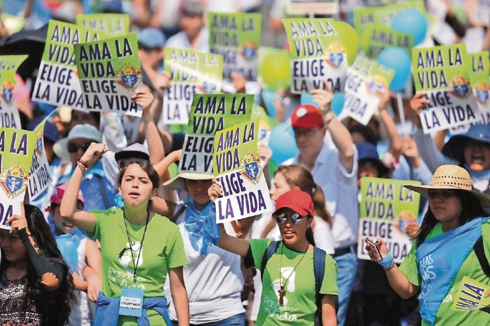Distintas organizaciones provida llegaron al Congreso de la Ciudad de México para exigir que retiren leyes a favor del aborto. Foto: CORTESÍA