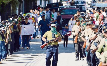 Marchan comunitarios de Tixtla; exigen paz