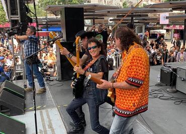 El Tri se suma a festejo por los 50 años del Metro y toca en Glorieta de Insurgentes