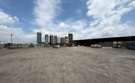 Aseguran más de un millón de litros de hidrocarburo en Apodaca; FGR catea predio y decomisa equipo industrial