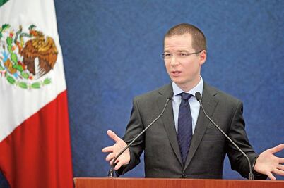 Anaya pide a jóvenes unidad para sacar al PRI de Los Pinos