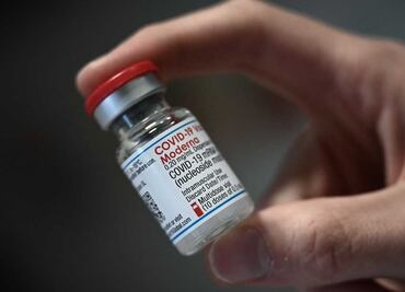 Vacuna anti-Covid Moderna puede causar problemas cardíacos, afirma estudio