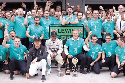 Mercedes arma un gran jolgorio