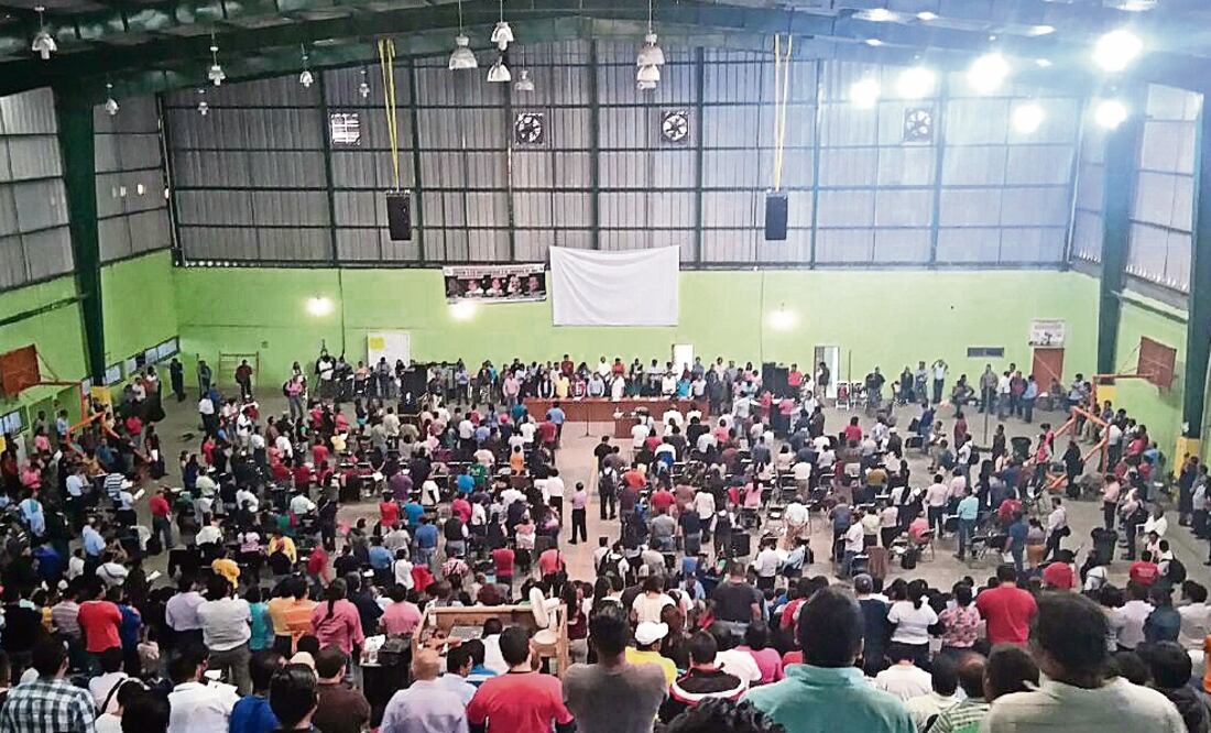 A fin de que Alejandro Murat no asuma el cargo de gobernador, la Sección 22 de la CNTE determinó la madrugada de ayer suspender labores educativas los días 30 de noviembre y 1 de diciembre, para realizar bloqueos (CORTESÍA CNTE)