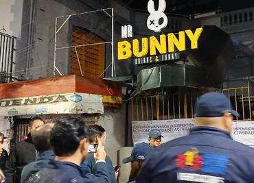 Personal del INVEA y de alcaldía Cuauhtémoc cierran "Bar Bunny" de Zona Rosa; tiene acumulación de denuncias