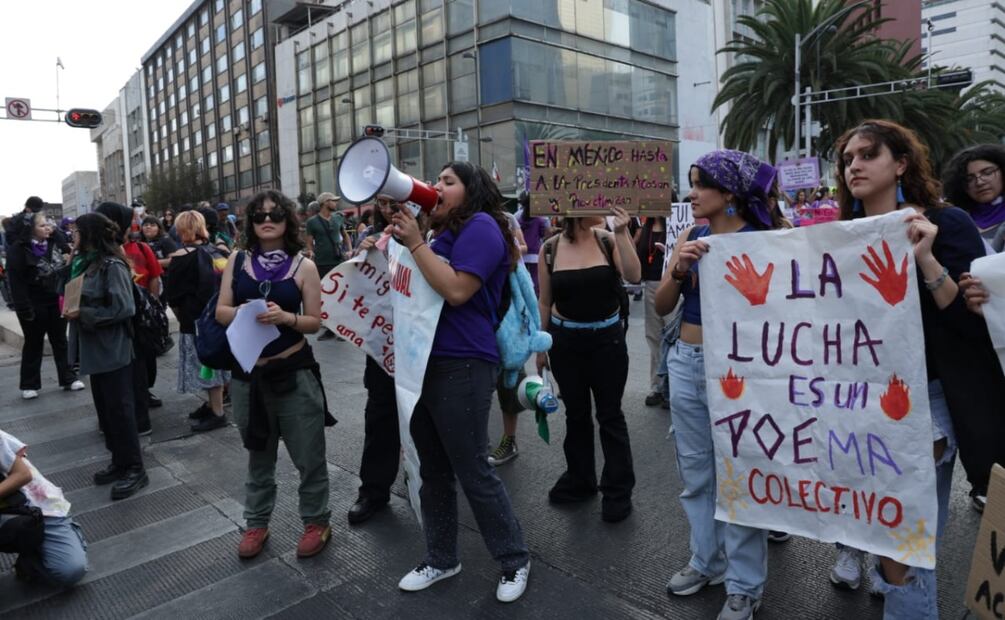 Avanzan contingentes durante la marcha del 25N en la CDMX con motivo del Día Internacional de la Erradicación de la Violencia contra las Mujeres (25/11/2025). Foto: Fernanda Rojas / EL UNIVERSAL