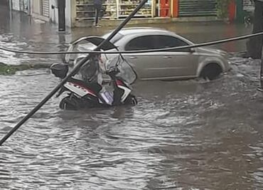 Fuerte lluvia con granizo azota Cuautitlán; reportan inundaciones en varias zonas