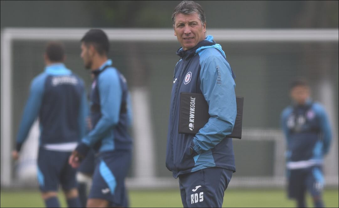 Robert Dante Siboldi en el entrenamiento de Cruz Azul - Imago7