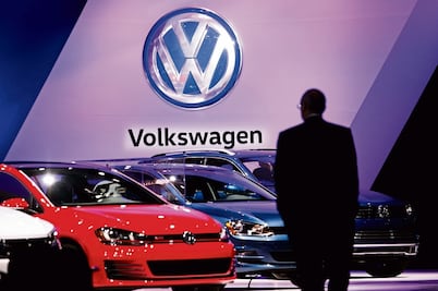 Registran oficinas de Volkswagen en Alemania por pagos ilegales a miembros del comité de empresa