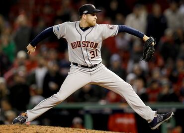 Relumbran Astros en Fenway Park