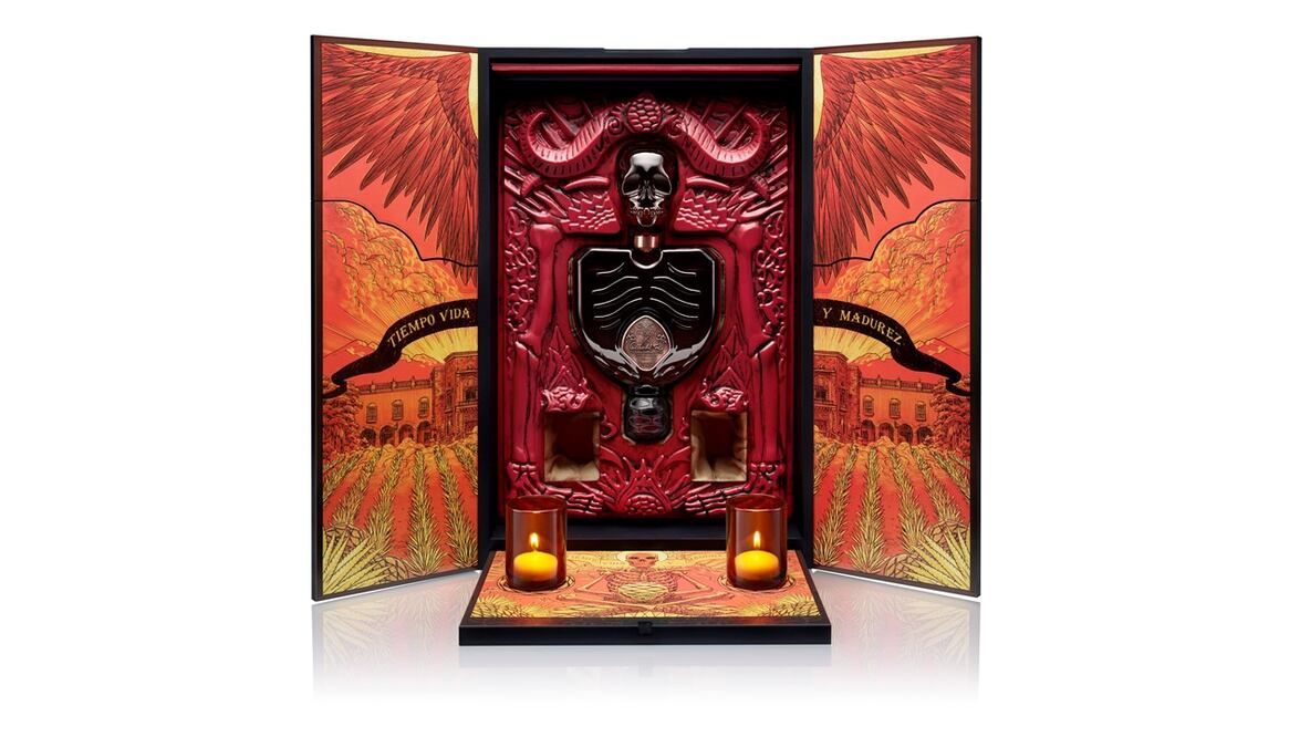 Foto: CORTESÍA / El cineasta Guillermo del Toro colabora con marca de tequila para diseñar su edición especial