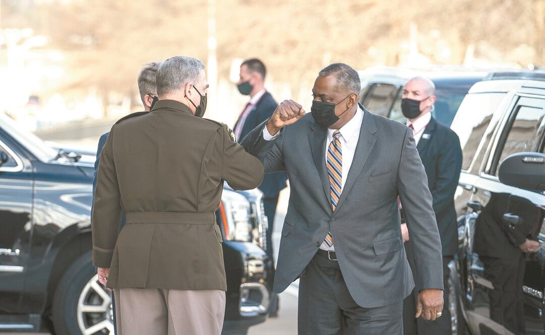 El general Lloyd Austin, ayer con el jefe del Estado Mayor Conjunto, el general Mark Milley. Foto: Sarah Silbiger. AFP