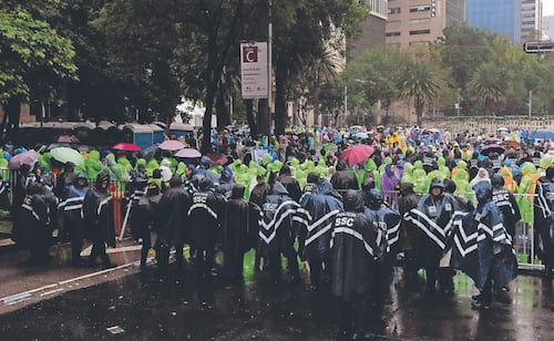 Access to Mexico City's Ángel de la Independencia restricted with security filters