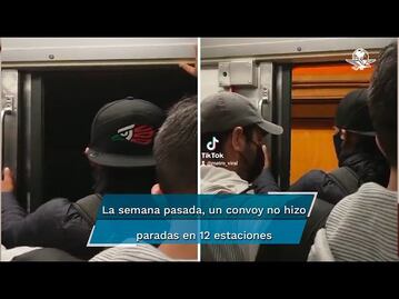 Con las puertas abiertas, así circuló un tren de Línea 9 del Metro