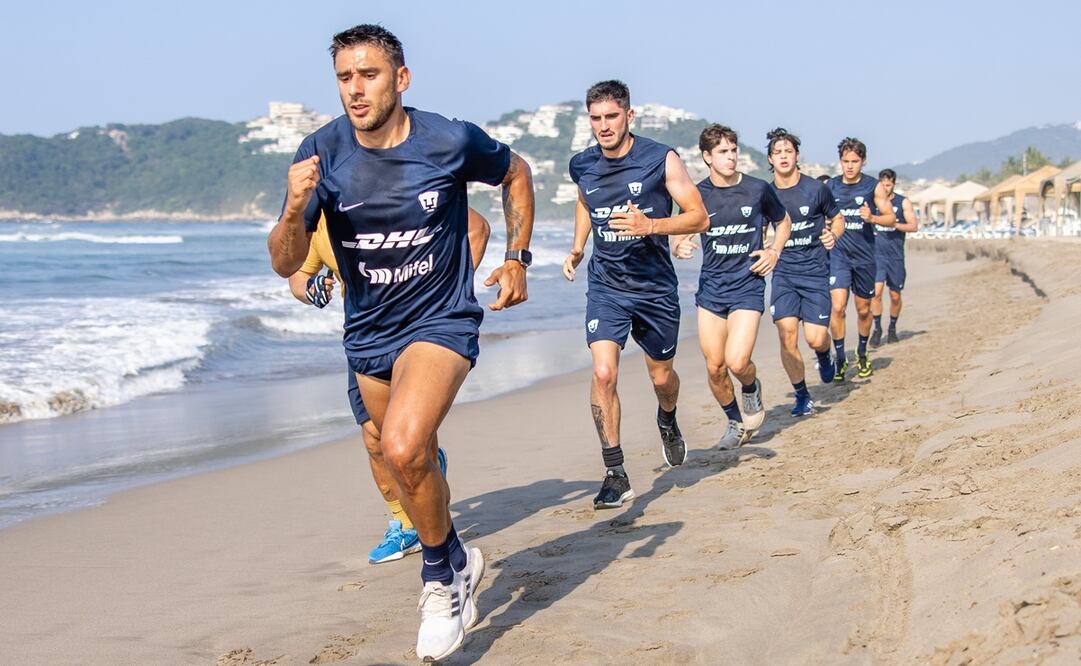 Rafael Puente en una práctica con los Pumas - FOTO: Twitter @PumasMX