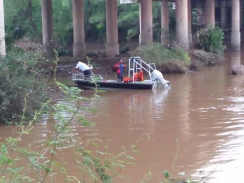 Policía acuática de Mazatlán realiza búsqueda de víctimas por la depresión tropical 19-E
