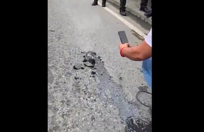 ¿Fake? ¿Es por actividad del Popocatépetl? Difunden VIDEO de agua hirviendo saliendo del asfalto