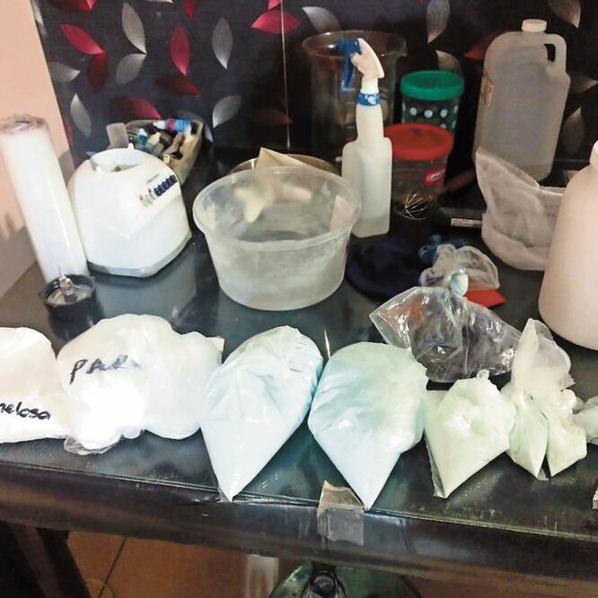 De 2007 a 2018, la Policía Federal ha asegurado mil 538 ampolletas de fentanilo, 34 que consumen fentanilo. cajas, 123 mil 562 kilogramos y 52 mil pastillas en varias entidades del país. ARCHIVO EL UNIVERSAL