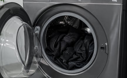 Cómo lavar ropa negra para evitar que se despinte