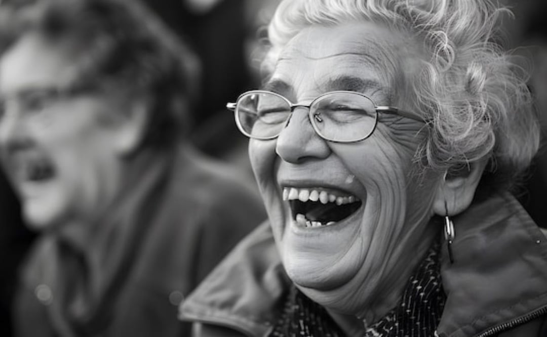 La longevidad no es solo cuestión de genética o buenos hábitos de salud. Fuente: Freepik.