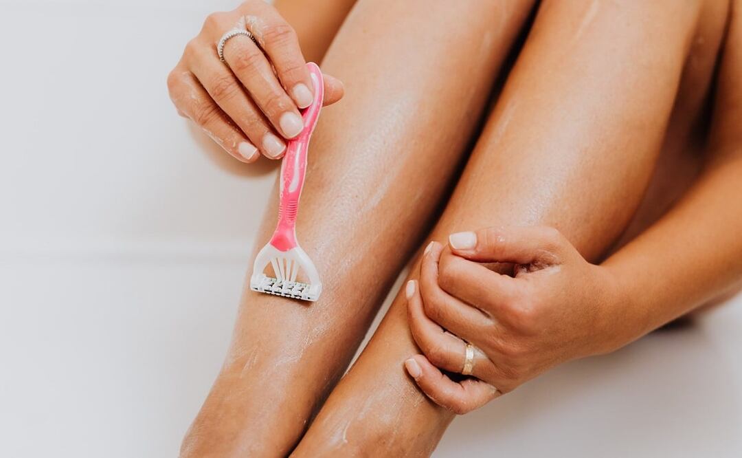 Los rastrillos sin filo o sucios pueden causar irritación / Foto: Pexels