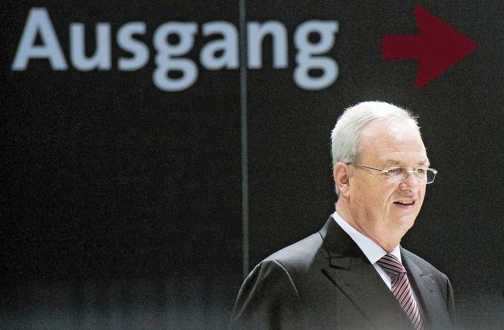 Martin Winterkorn presentó ayer su dimisión como CEO del Grupo Volkswagen, cargo que ostentaba desde 2007, tras el escándalo que rodea a la automotriz germana (JULIAN STRATENSCHULTE. EFE)