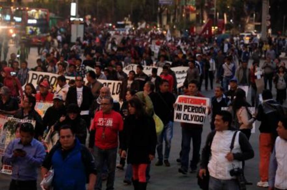 Padres de los 43 exigen en marcha Comisión de la Verdad